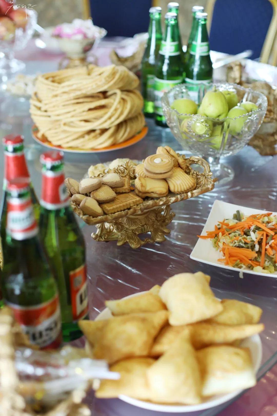 新疆，致敬领导与同胞的盛会召开